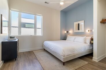 کلبه The Conway Ensemble Escape W/ Deck