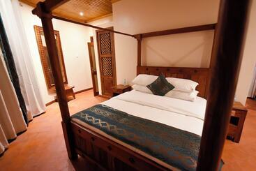 Hotel Divine Resort & Spa