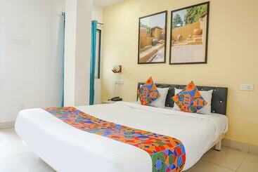 Отель Fabexpress Galaxy Hospitality