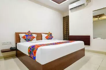 Otel Fabexpress Green Park