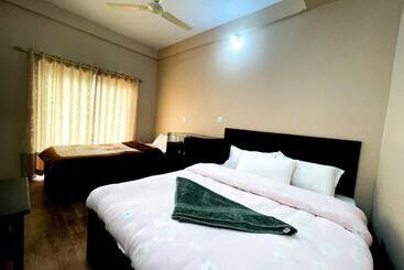 پانسیون Yuriko Guest House