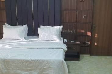 هتل Davina Hill Resorts And