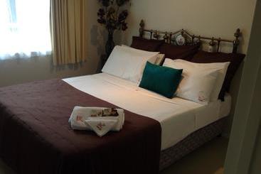 ベッドアンドブレックファースト Howick Luxury Large Home