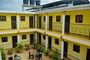 ホテル Ayenda 1305 Retro