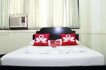בית מלון כפרי Zen Rooms Vest Grand Suites Bohol