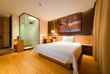 Iu Hotel Xian Zhonggulou Square