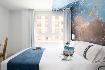 בית מלון כפרי Casual Del Mar Malaga