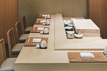 酒店 Paradise City