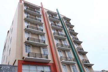 בית מלון כפרי Smarthomm Ancol Jakarta