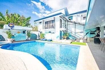 Hotel & Sport Bar Oz