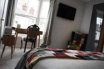 هتل The Bronze Pig