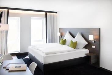 Ku Hotel By Wmm Hotels