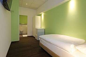 Hotel Business & City