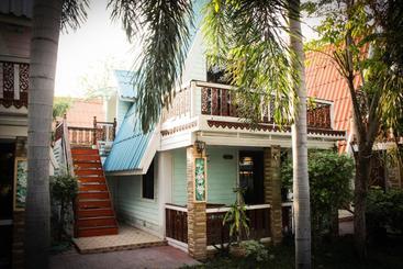 Rainbow House Resort