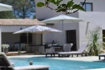 تختخواب و صبحانه Villa Carpe Diem