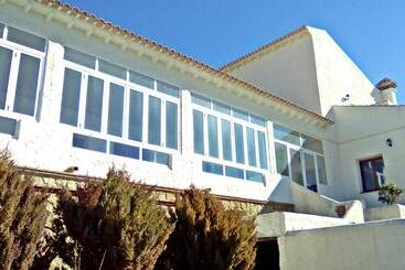 Отель Rural El Moral