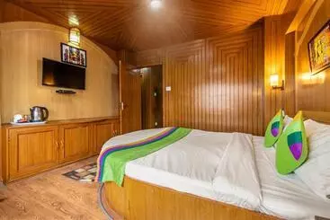 Hotell Treebo Snow View Resort Kufri With Mountain View