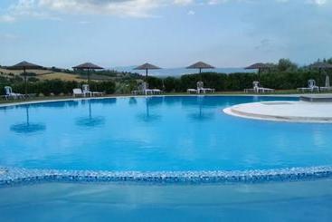 בית מלון כפרי Siris