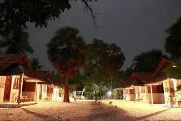 هتل Ocean View Beach Resort Kalpitiya