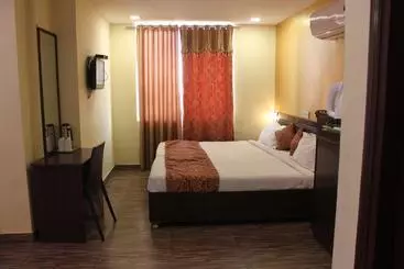هتل Orange Inn