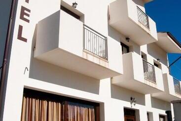 هتل Terra Degli Elimi