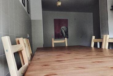 הוסטל Hostal Ciempozuelos, Cerca Del Parque Warner Y Madrid