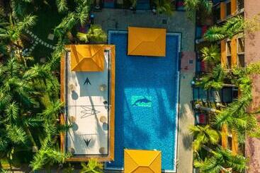 בית מלון כפרי Sonar Bangla Tarapith