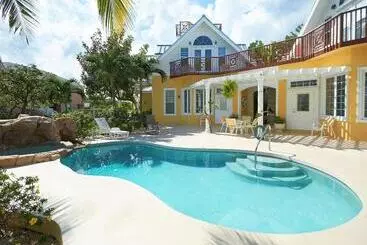 Shangri La Boutique Bed & Breakfast