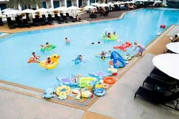 Grandblue Resort & Beachclub