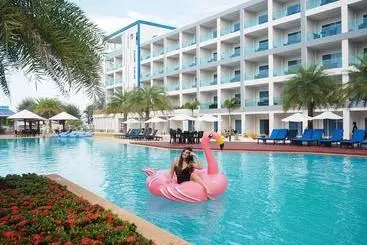Grandblue Resort & Beachclub