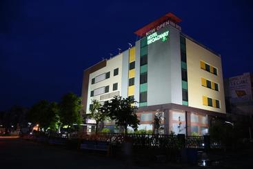 בית מלון כפרי Broadway