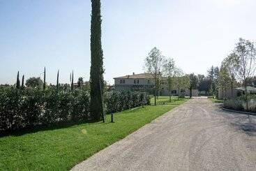 Resort Otel Pistoia Nursery Campus   Agriturismo In Città