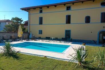 مبيت وإفطار Casa Pellis