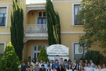 בית מלון כפרי Campbell St Lodge