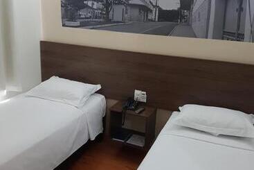 Hotel 494 Oliveira Mg