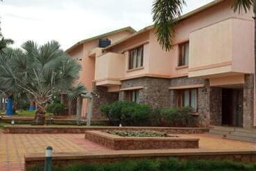Krishna Heritage Resort