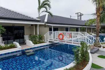 Resort Tuana Hotels Brook Pool Access