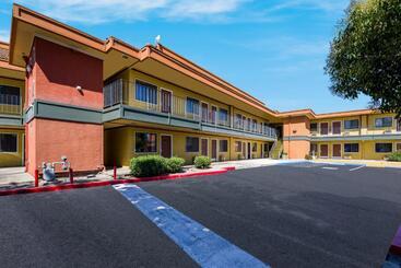 モーテル Rodeway Inn Livermore
