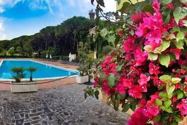 Hotel Ribot "Horse Country Resort"