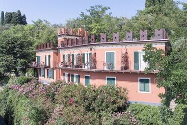 فندق Castello S. Antonio