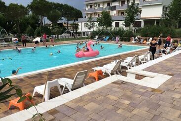 Hotelli Pineto Resort