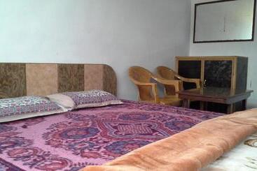בית מלון כפרי Howrah Guest House