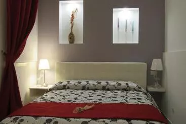 تختخواب و صبحانه La Voce Del Violino