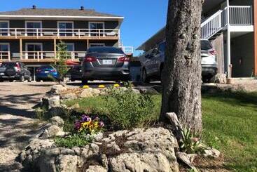 Escarpment Heights Motel