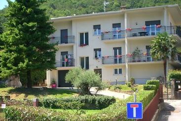 Bed & Breakfast Ai Due Vecchi Ulivi