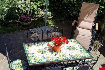 تختخواب و صبحانه Villanuvola