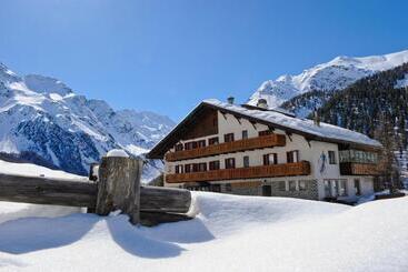 Отель Sport Robert