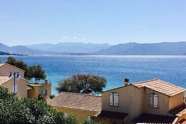 בית מלון כפרי Auberge Kallisté   Eco Label