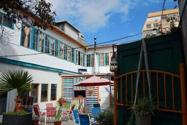 Street Garden Hostel