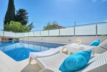 Hotel Riva Kaštela With Swimming Pool